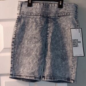 Almost famous brand size small acid wash jean biker shorts.
